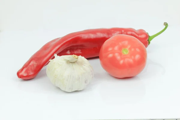 Pimienta roja picante con ajo y tomate — Foto de Stock