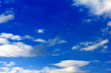 Sakin mavi gökyüzü