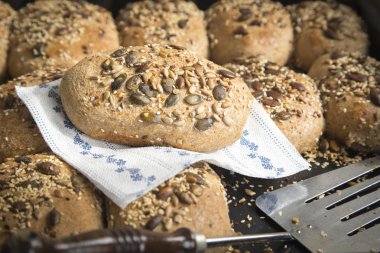 ev yapımı bütün tahıl ekmeği