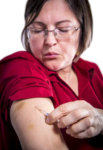 Autoinyección de terapia intravenosa — Foto de stock gratuita