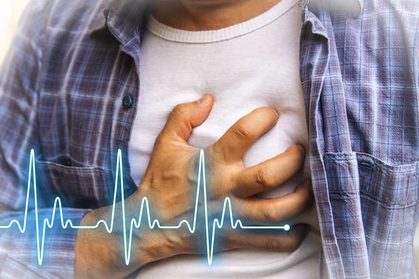 Mężczyźni z bólem w klatce piersiowej - atak serca — Zdjęcie stockowe