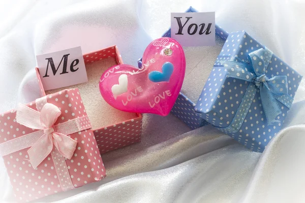 ME and YOU in love - pink and blue present boxes — Stock Photo, Image