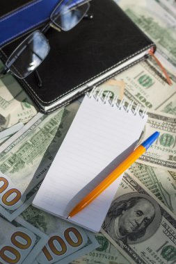 m-cüzdan ve bir sürü Amerikan Doları