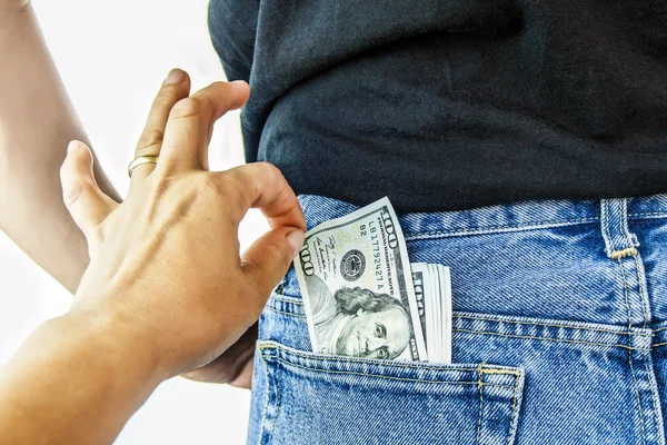 Американские доллары в заднем кармане — стоковое фото