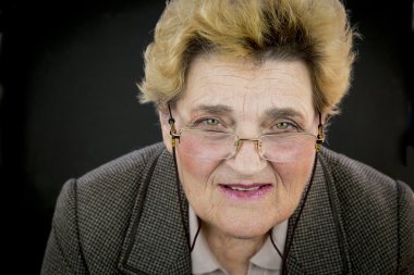 Yaşlı bir kadının portresi