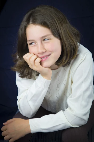 Retrato de bela jovem — Fotografia de Stock