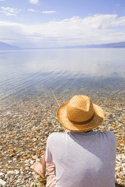 Fischer angeln am See — Stockfoto