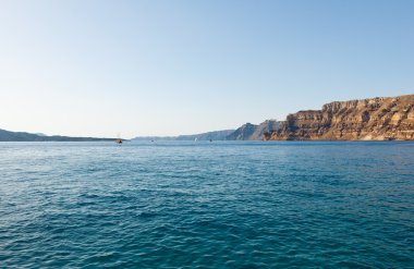 Thira bağlantı noktasından Santorini Adasının görünümü. Yunanistan.
