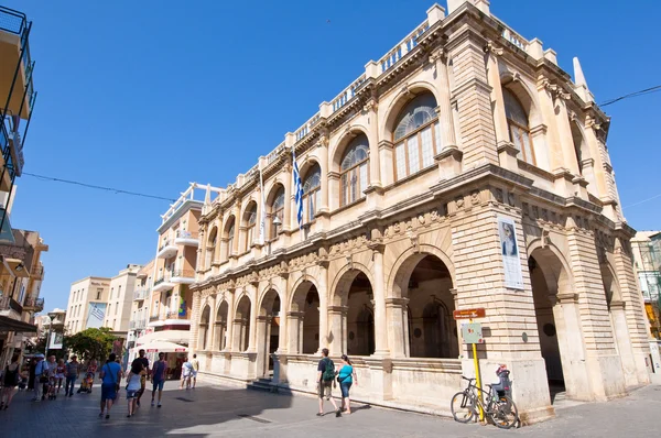 Kreta, Heraklion-juli 21: De Venetiaanse loggia op het eiland Kreta op juli 21,2014, Griekenland. — Stockfoto