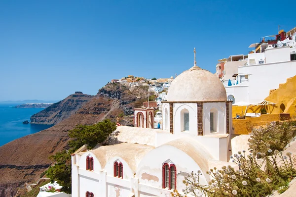 Iglesia ortodoxa Fira en el borde de la caldera. Thera (Santorini), Grecia . —  Fotos de Stock