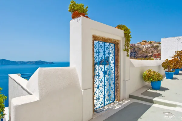 Fira architecture on the island of Thira (Santorini). Greece. — Stockfoto