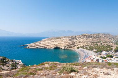 Matala kumlu plaj ve manzarayı köyü yakınlarında Kandiye Girit, Yunanistan adada.