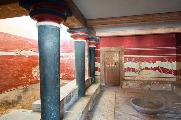 Detalhe da Sala do Trono no palácio de Cnossos na ilha de Creta, Grécia . — Fotografia de Stock