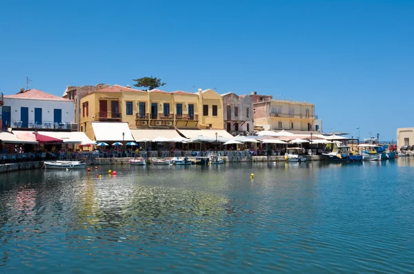 The venetian harbour with restaurants in Rethymno city, Crete island, Greece. — Stock Photo, Image