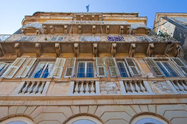 CORFU-AUGUST 22: Facade of the building in Venetian architecture in Kerkyra on August 22, 2014 on the Corfu island, Greece. — Stockfoto