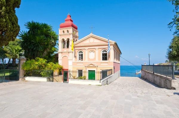 Iglesia de Panagia Mandrakina en la ciudad de Corfú, Grecia . — Foto de Stock