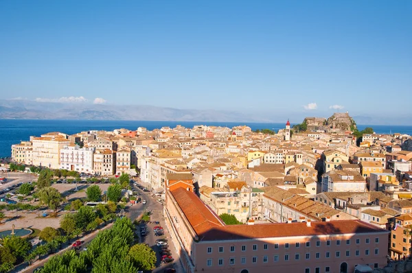 CORFU-AUGUST 22: Aerial view of Corfu city with the Old Fortress on the background from the New Fortress on August 22, 2014 on Corfu island, Greece. — Stockfoto