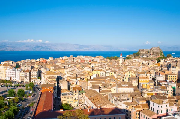 CORFU-AUGUST 22: Panoramic view of Corfu city from the New Fortress built on the hill of St. Mark on August 22, 2014 on Corfu island, Greece. — 图库照片