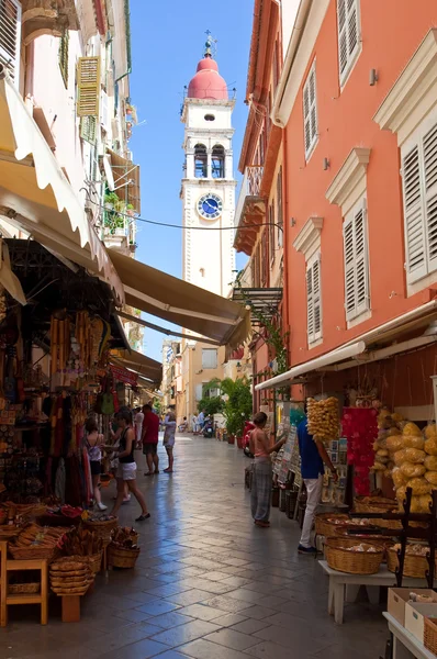 CORFU-24 DE AGOSTO: El campanario de la iglesia de San Spyridon el 24 de agosto de 2014 en la isla de Corfú, Grecia . —  Fotos de Stock