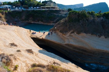 Sidary Peyzaj Kanal D'Amou ünlü koyları ile. Corfu Island, Yunanistan.