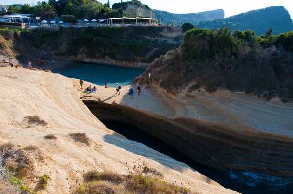 Paisaje lateral con famosas calas del Canal D 'Amou. Isla de Corfú, Grecia . —  Fotos de Stock