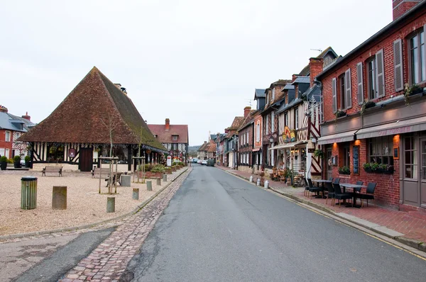 NORMANDY,FRANCE-JANUARY 8: Beuvron-en-Auge village on January 8,2013 in Normandy, France. — Stock Photo, Image