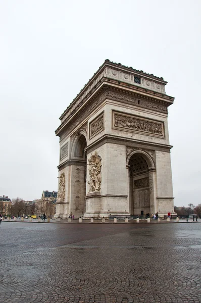 PARIS-JANEIRO 10: O Arco do Triunfo em 10 de janeiro de 2013 em Paris . — Fotografia de Stock