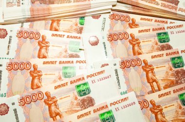 Rus Rublesi beş bin para.