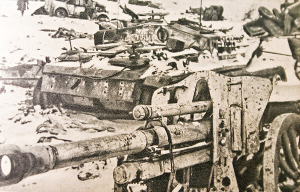 Уничтоженное оружие, ретро фото
.