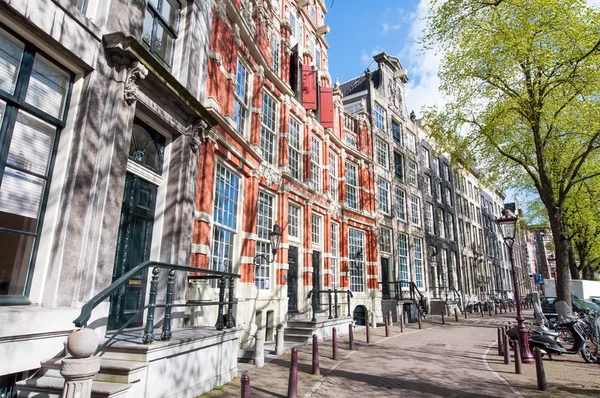 Amsterdam17th budovami rezidence v centru města, Nizozemsko. — Stock fotografie