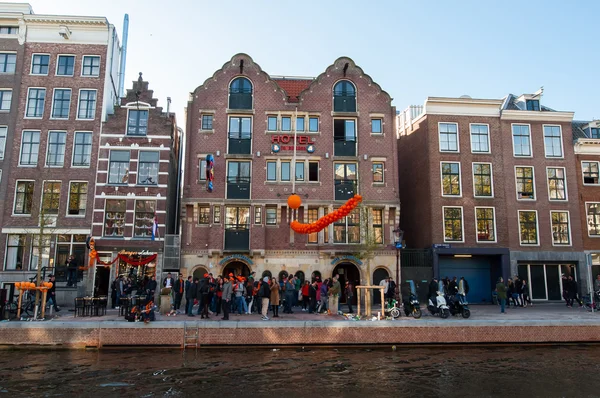 Famoso Amsterdam Bulldog coffeeshop y hotel . — Foto de Stock