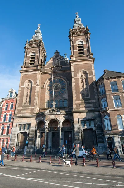 St. Nicolaaskerk in het stad centrum van het district van Amsterdam. — Stockfoto