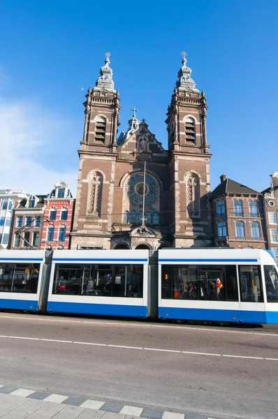 Basílica de San Nicolás en el casco antiguo de Ámsterdam, Países Bajos . —  Fotos de Stock