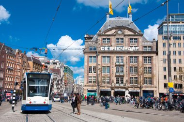 Amsterdam-Nisan 30: De Bijenkorf 