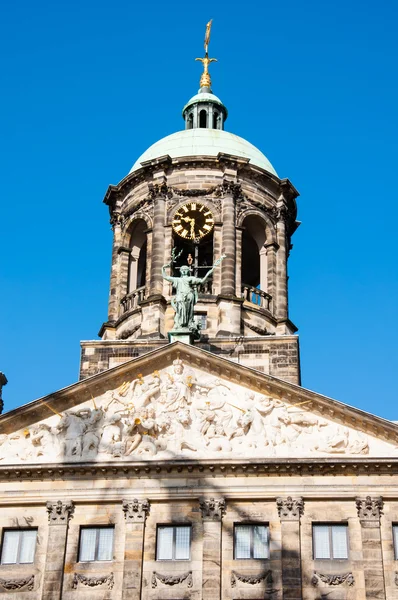 The bell tower of the Royal Palace in Amsterdam, Netherlands. — Stock Photo, Image