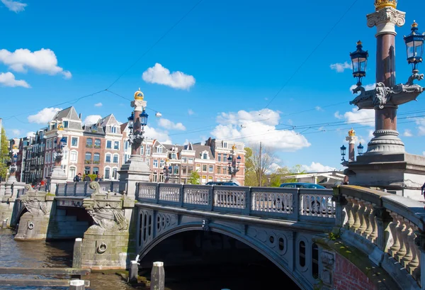 Amsterdam-30 de abril: The Blauwbrug el 30 de abril de 2015, Países Bajos . — Foto de Stock