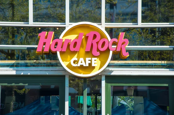 Hard Rock Cafe signage on Singelgrachtkering Canal in Amsterdam. — Stock Photo, Image