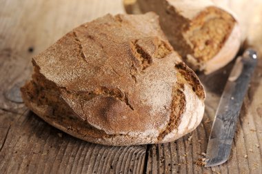 Taze pişmiş geleneksel ekmek.