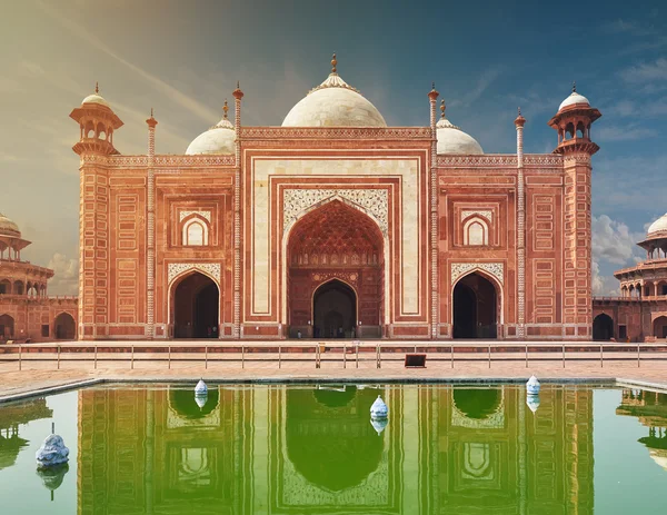 Taj mahal indien, agra. 7 Weltwunder. schöne tajmahal trave — Stockfoto