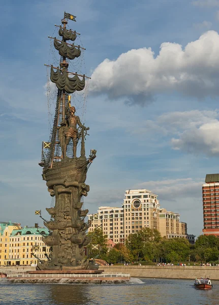 Moskova, Rusya, anıt büyük Rus Çarı Peter 1 — Stok fotoğraf