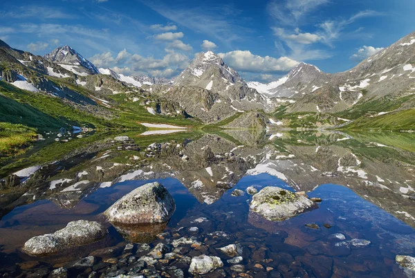 Алтайский хребет — стоковое фото