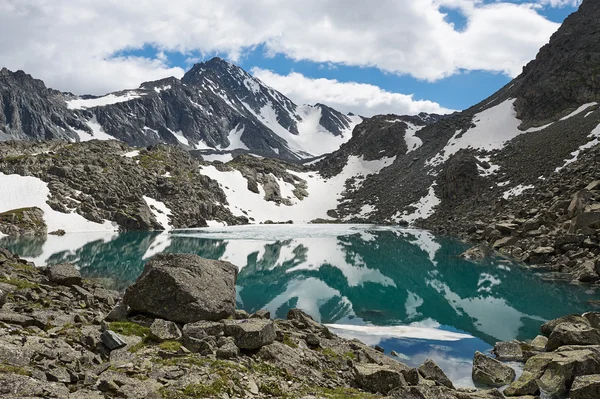 Прекрасний літній краєвид, гори Алтай, Росія. — стокове фото