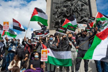 Londra, İngiltere. 22 Mayıs 2021. Özgür Filistin için yapılan Save Sheikh Jarrah mitinginde Filistin yanlısı protestocular, Birleşik Krallık hükümetini derhal harekete geçmeye ve İsrail 'in dokunulmazlıkla hareket etmesine izin vermemeye çağırdılar..