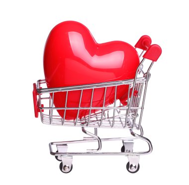alışveriş sepeti kavramı beyaz arka plan üzerinde izole kalp