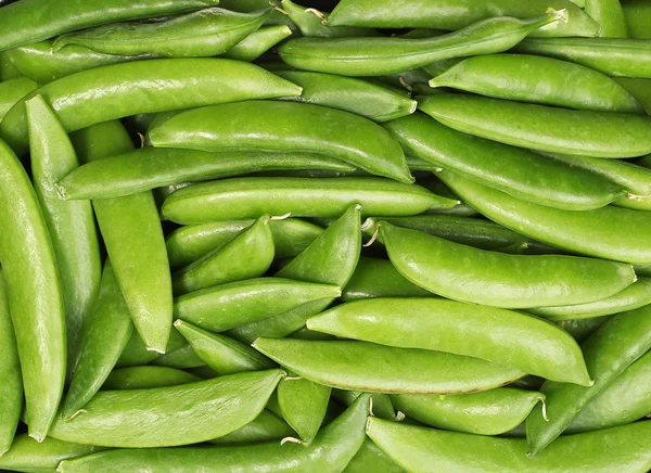新鲜的收获绿色豌豆背景 — 图库照片