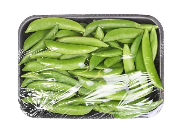 Guisantes frescos envasados en caja de la tienda aislados sobre fondo blanco — Foto de Stock