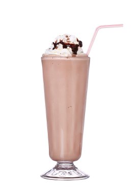 çikolatalı milkshake lezzet şurubu ve çırpılmış krem izole