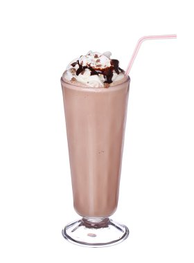 çikolatalı milkshake lezzet şurubu ve çırpılmış krem izole