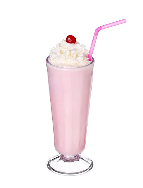 Milkshake rasa stroberi dengan cherry dan whipped cream isola — Stok Foto