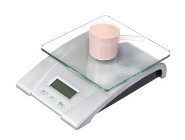 Beyaz arka plan üzerinde izole protein kepçe ile gıda ölçek